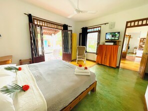 2 chambres, fer et planche à repasser, Wi-Fi, draps fournis