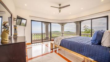 5 bedrooms, iron/ironing board, internet, bed sheets