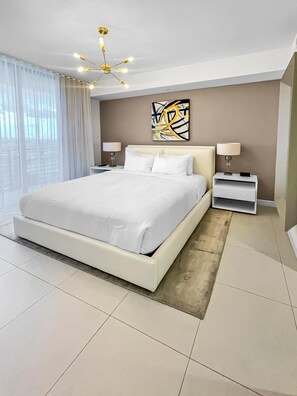 2 bedrooms, internet, bed sheets - Sleek Doral Escape: Spacious Chic (Doral)