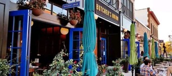 Downtown GR Gem-Gameroom- Huge Backyard- Sleeps 16