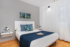 2 bedrooms, iron/ironing board, free WiFi, bed sheets - VILLA DE GRACIA APARTMENT (Barcelona)