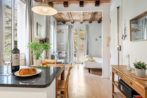 1 chambre, fer et planche à repasser, Wi-Fi gratuit, draps fournis