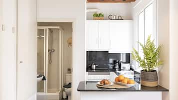 KylskÄp, mikrovÄgsugn, ugn och spishÀll