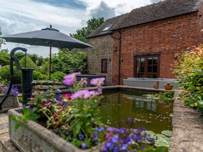 A heated pool - The Owl House - Hot Tub Adventures in Moreton  - Pass the Keys (Moreton)