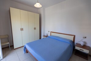 2 bedrooms, iron/ironing board