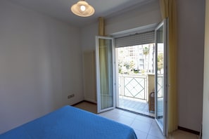 2 bedrooms, iron/ironing board
