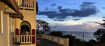 Deja View is located in Canaries and offers loving sunset