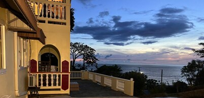 Deja View is located in Canaries and offers loving sunset