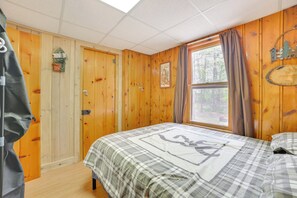 3 bedrooms, desk, WiFi, bed sheets - Cozy Onaway Vacation Rental w/ Deck & Fire Pit! (Onaway)