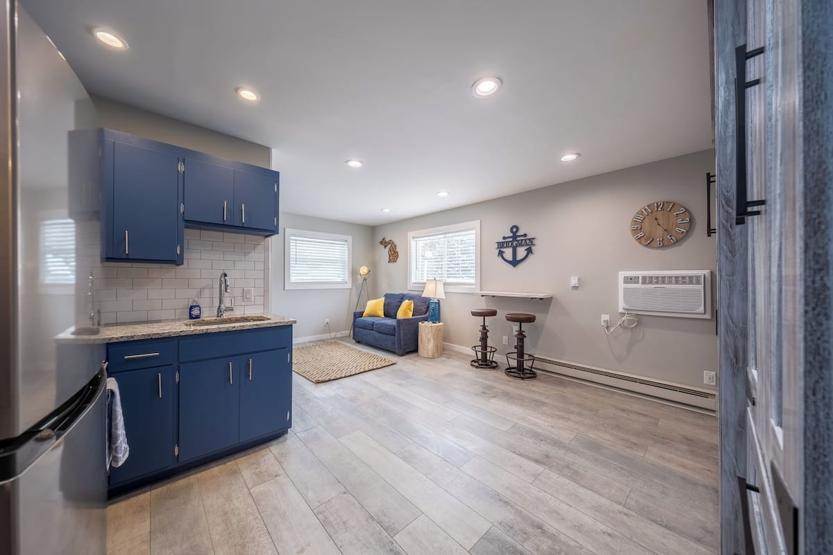 Economy Apartment | Living area