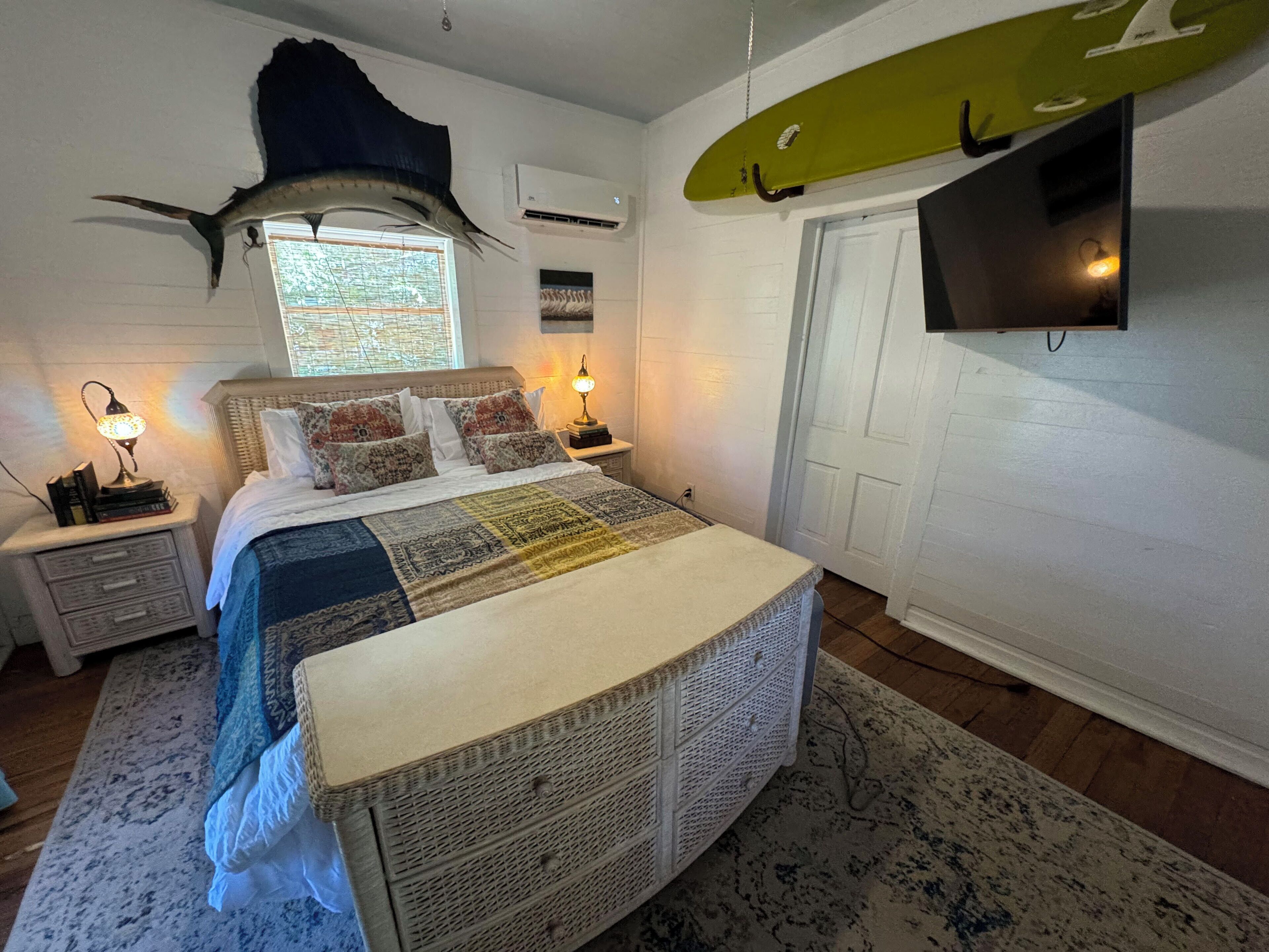 2 chambres, fer et planche à repasser, Wi-Fi, draps fournis