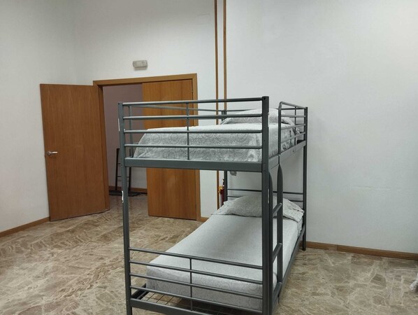 Soundproofing, free WiFi