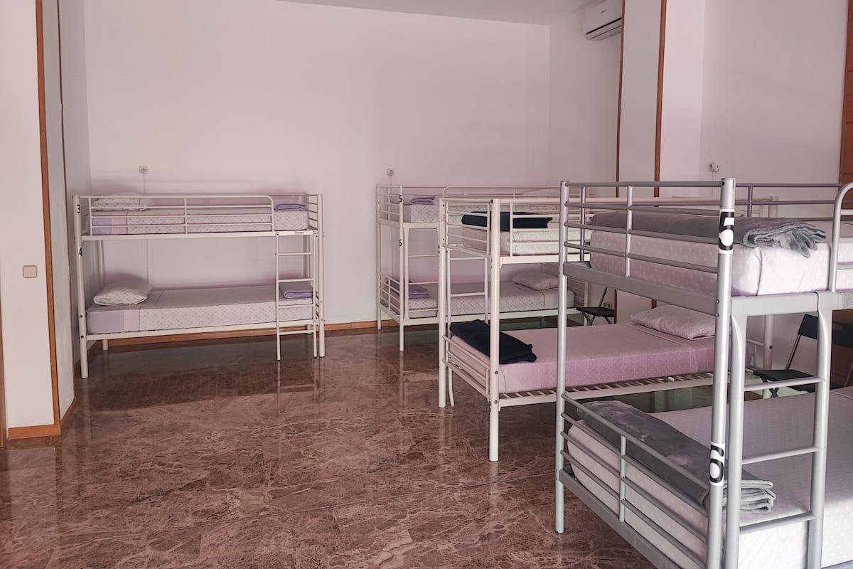 Soundproofing, free WiFi