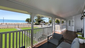 Property grounds - Pandanus House - Esplanade Baragra (Bargara)