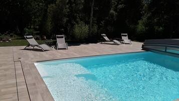 Piscine couverte, piscine extérieure