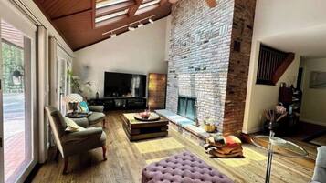 Smart TV, fireplace, video games, books