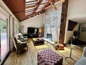 Smart TV, fireplace, video games, books