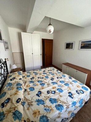 2 soveværelser, sengetøj