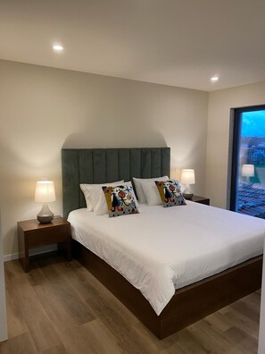 4 Schlafzimmer, Schreibtisch, Bügeleisen/Bügelbrett, Reisekinderbett