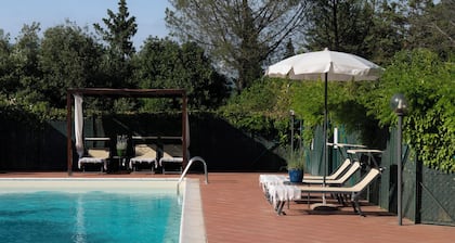 Wonderful cottage with pool near Arezzo