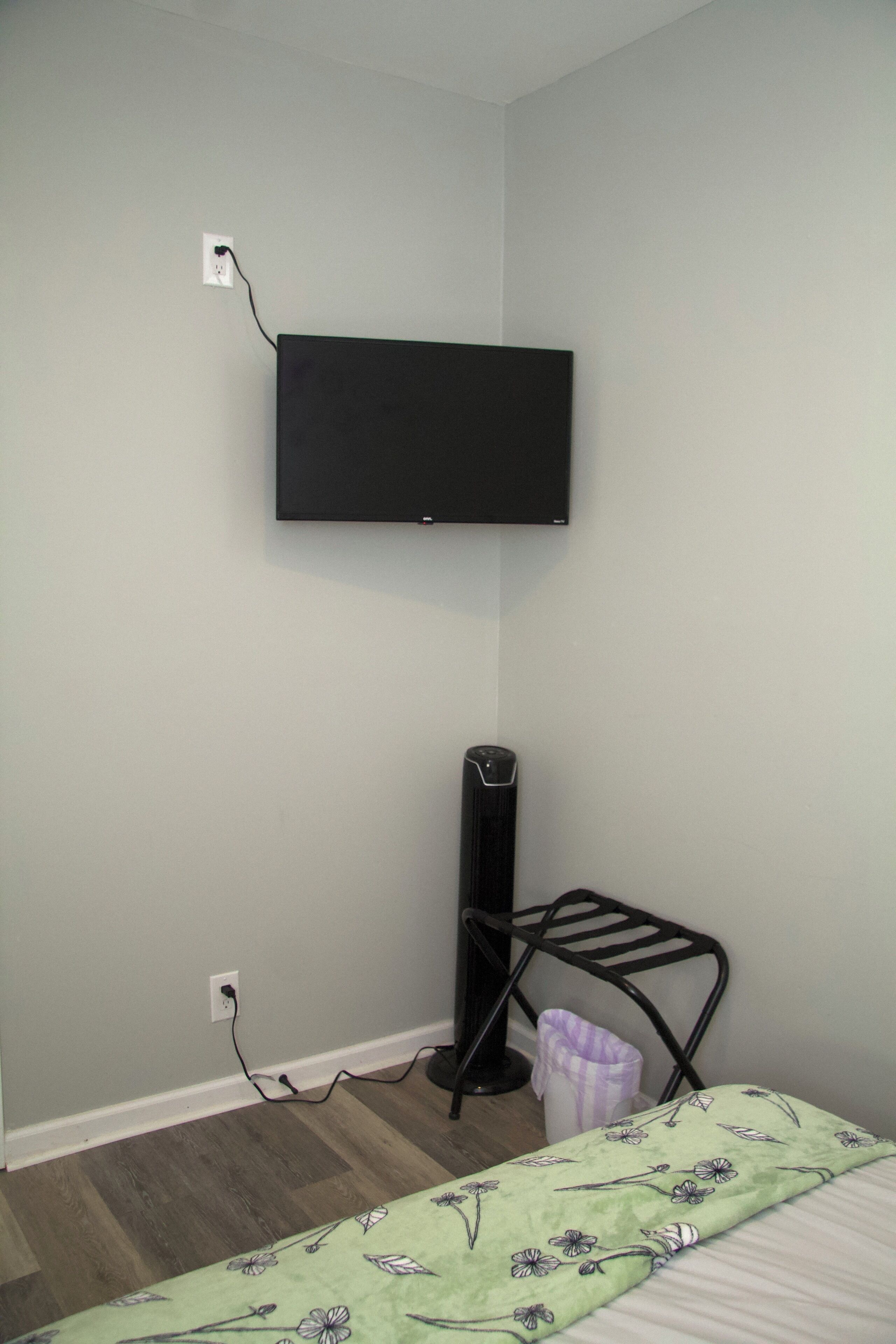 Charming 2-bedroom villa in Hartford with WiFi, AC