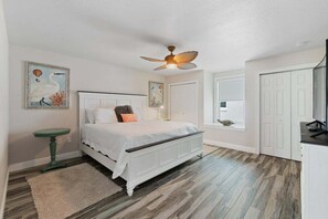 2 bedrooms, free WiFi, bed sheets - Steps from Flagler Beach! 2-BR Condo, Pet-Friendly w/Balcony (Flagler Beach)