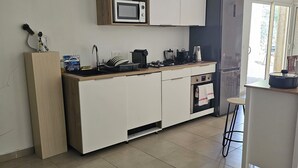 Private kitchen - Lower villa F3 (Alata)