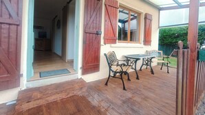 Outdoor dining - Le chalet du Lilas (Liessies)
