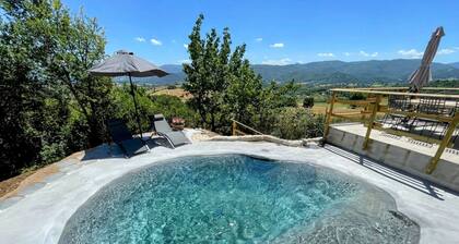 Villa Ipnotica - Panoramic Views Plus Exquisite Pool - Sleeps 7 - Very Stylish