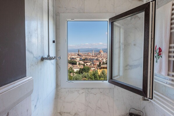 Bathroom - Florence Belvedere by MMega (Florence)