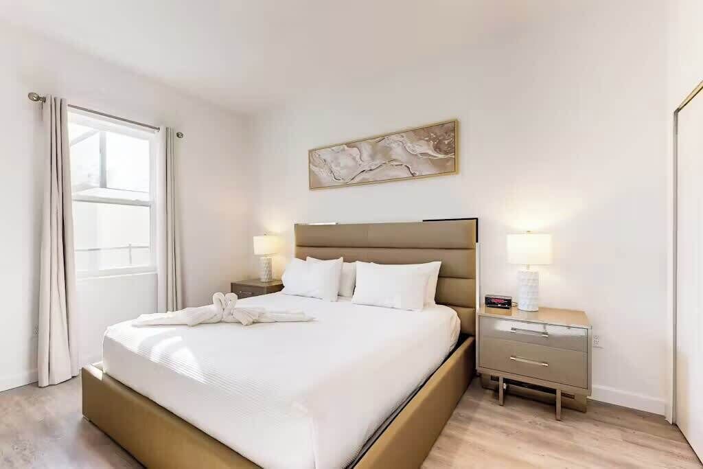 5 chambres, fer et planche à repasser, Wi-Fi, draps fournis