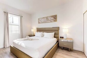 5 soverom, strykejern/-brett, wi-fi og sengetøy