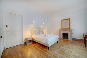 2 habitaciones, tabla de planchar con plancha, wifi y ropa de cama 