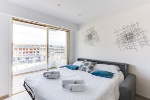 1 chambre, fer et planche à repasser, Wi-Fi gratuit, draps fournis