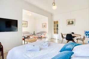 2 chambres, fer et planche Ă repasser, Wi-Fi, draps fournis