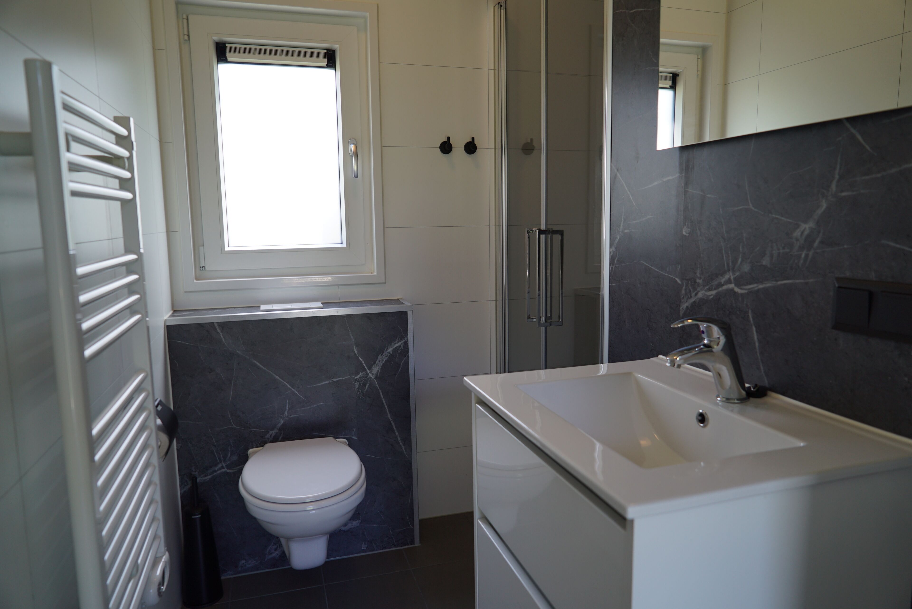 Nhà gỗ tiện nghi đơn giản (Cube la Mer Wellness 4) | Phòng tắm