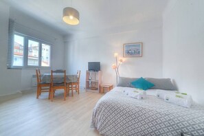 1 camera, ferro/asse da stiro, Wi-Fi, lenzuola