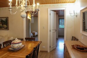 Dining - Apartamento Parque Capivari (Campos do Jordão)