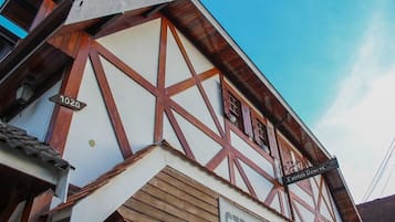 City Apartment | Exterior detail