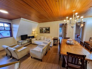 Living area - Apartamento Parque Capivari (Campos do Jordão)