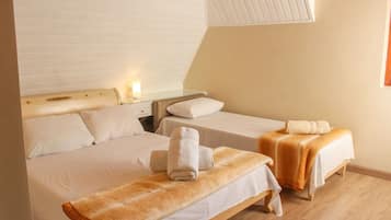 Apartment | 4 bedrooms, free WiFi