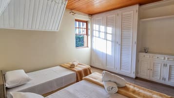 Apartment | 4 bedrooms, free WiFi