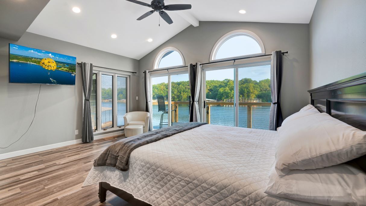 3 slaapkamers, een strijkplank/strijkijzer, reisbedje, gratis wifi