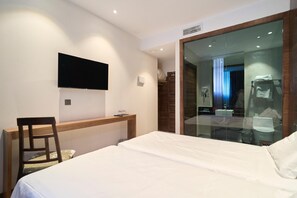 Twin Room | WiFi (free), bed sheets - HOTEL DORSETT (Madrid)