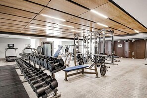 Fitness facility - Sophisticated One-Bedroom Suite with Calgary’s Best Views (Calgary)