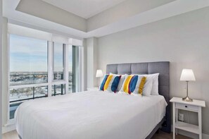 1 bedroom, iron/ironing board, free WiFi, bed sheets - Sophisticated One-Bedroom Suite with Calgary’s Best Views (Calgary)