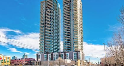 Sophisticated One-Bedroom Suite with Calgary’s Best Views