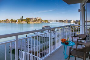 Property grounds - Treasure Island Escape: 2BR/2BA with Pool (Treasure Island)