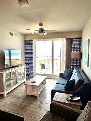 TV - Spacious 2BR Condo: Beach Views & Pool (Treasure Island)