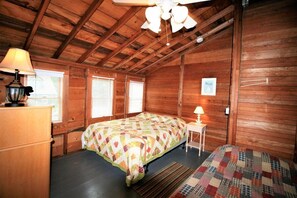 4 bedrooms, iron/ironing board, free WiFi - DISNBRE: Beach Cottage - A Quintessential Beach Cottage in Brewster, MA (Brewster)